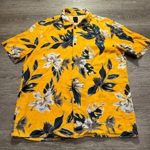 H&M Shirt Mens Medium Yellow Floral Costal Short Sleeve Button UP Lyocell Adult